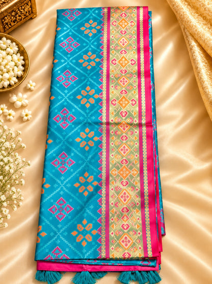 Pochampally Silk-blend Saree with lustrous finish
