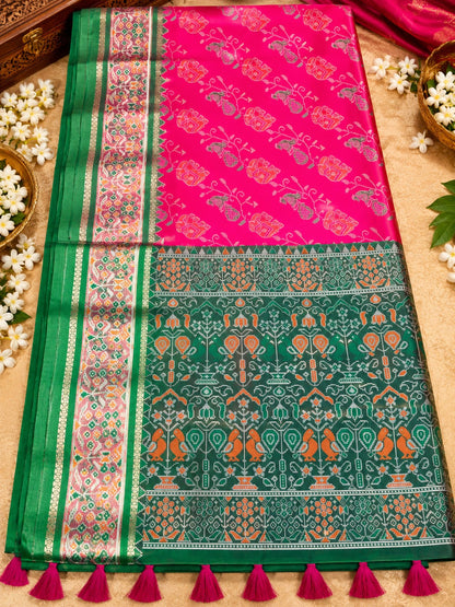 Pochampally Silk-blend Saree with lustrous finish